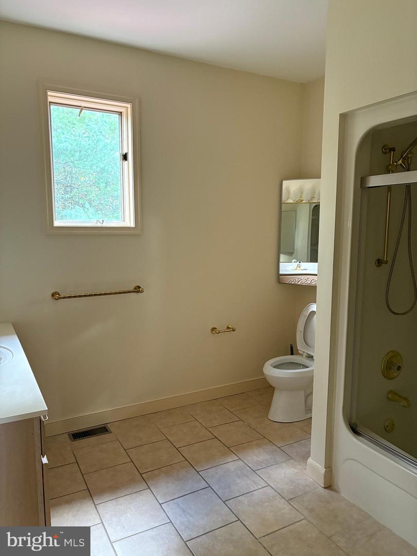101 Robert Rd Property Photo 26