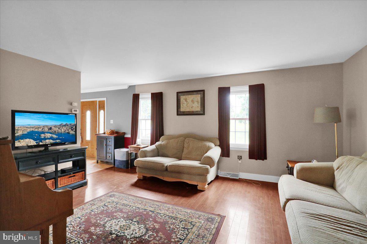 456 Mountain Home Rd Property Photo 3