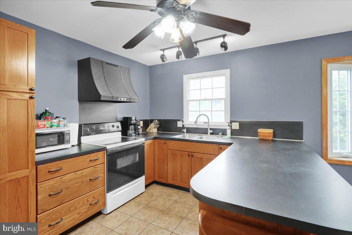 456 Mountain Home Rd Property Photo 8