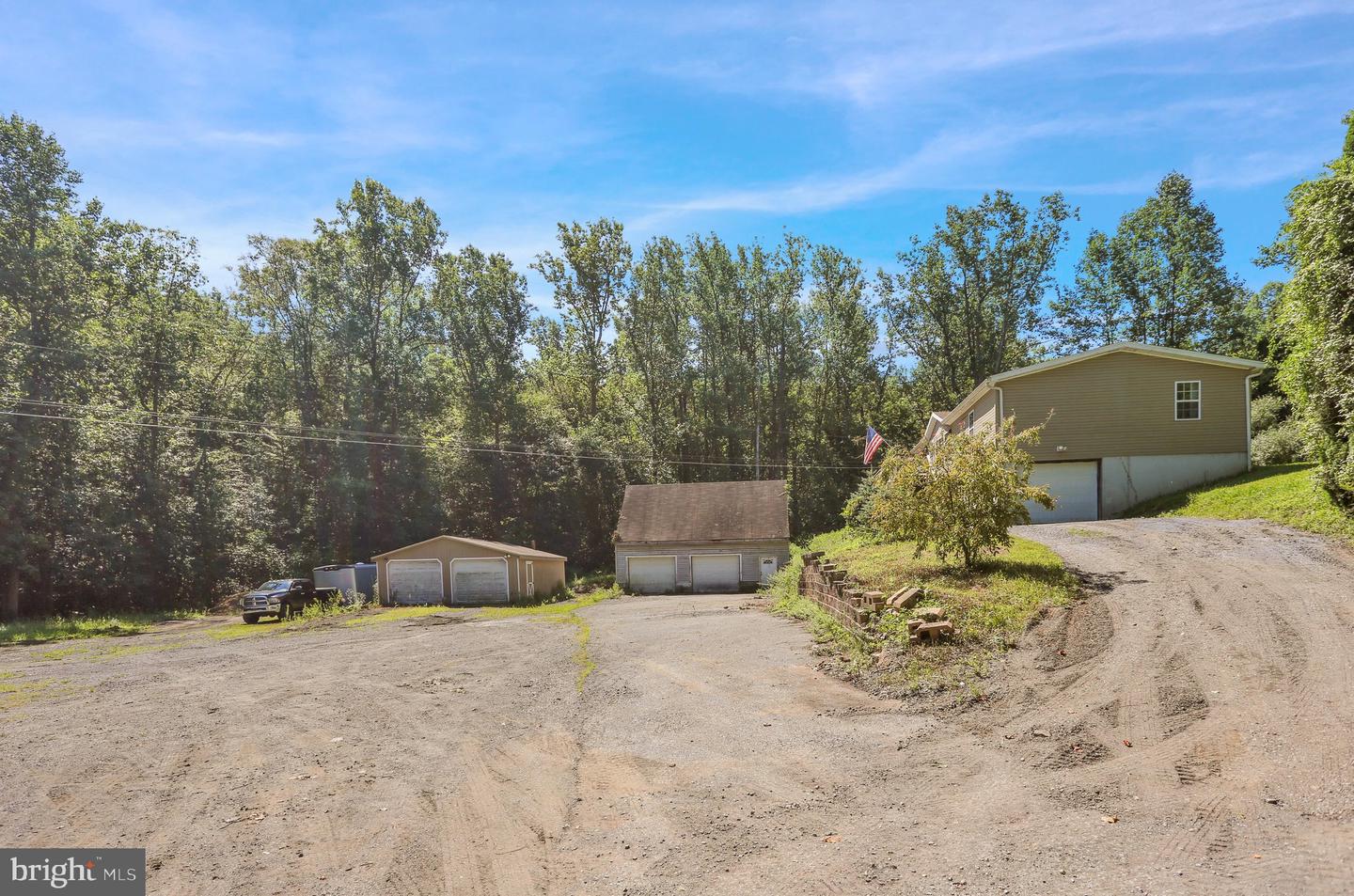 49 Speck Rd Property Photo 8