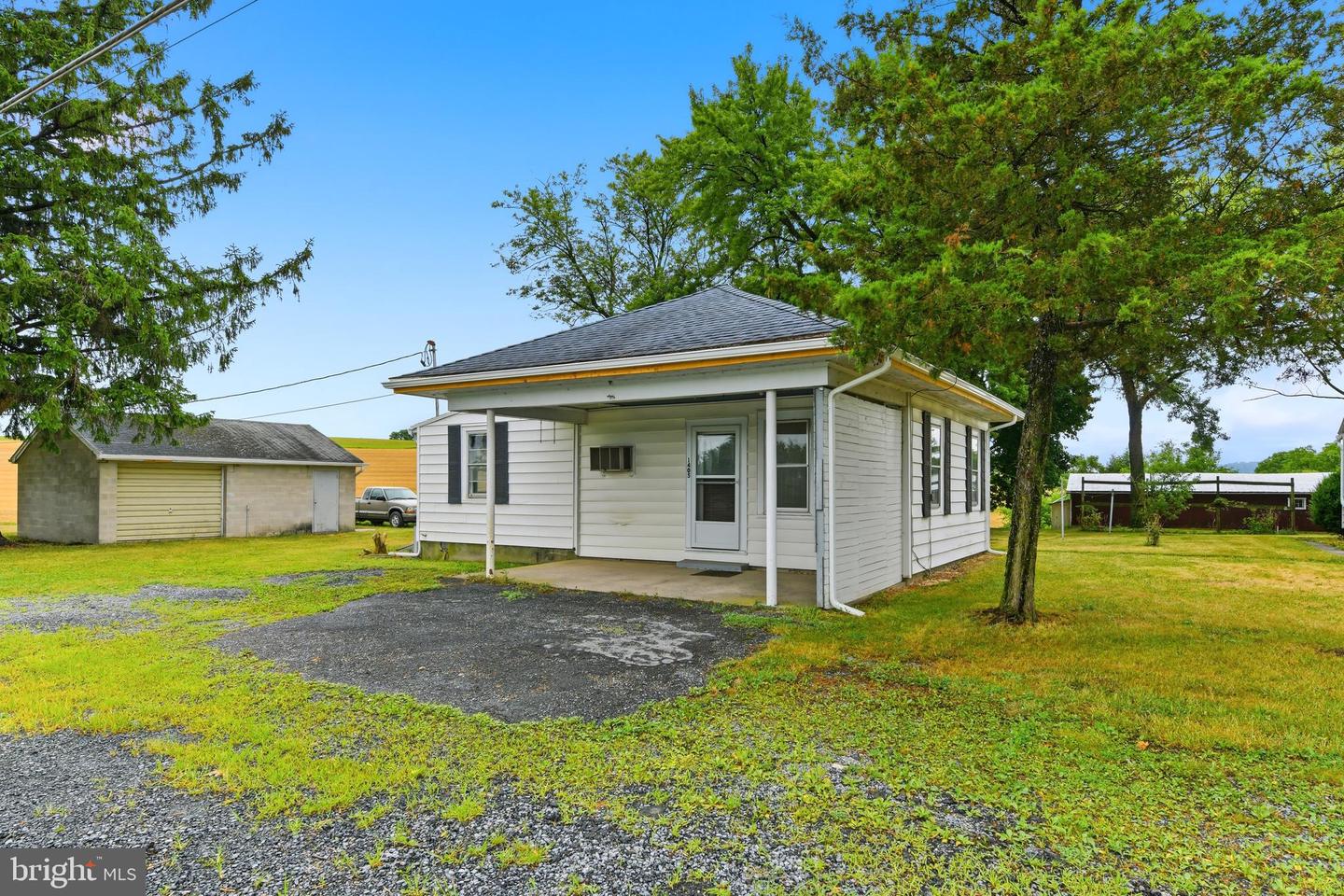 1405 Shartlesville Rd Property Photo 1