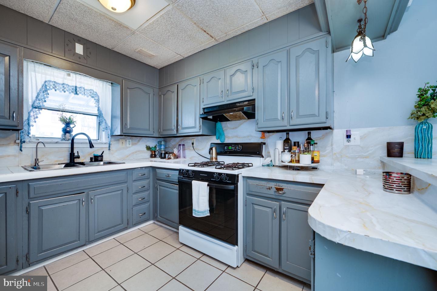 1042 Church St Property Photo 13