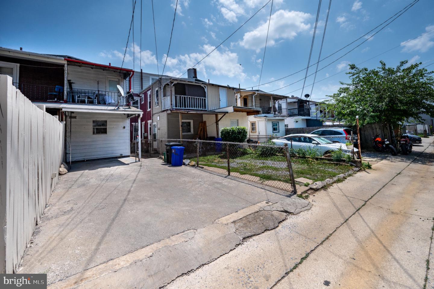 1042 Church St Property Photo 30
