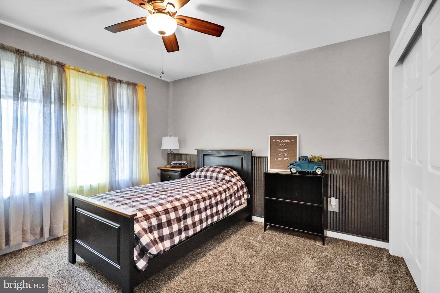 76 Caernarvon Dr Property Photo 43