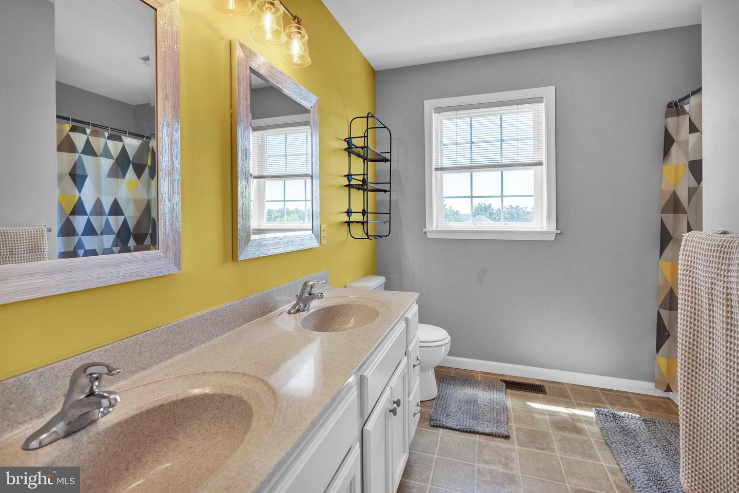 76 Caernarvon Dr Property Photo 45