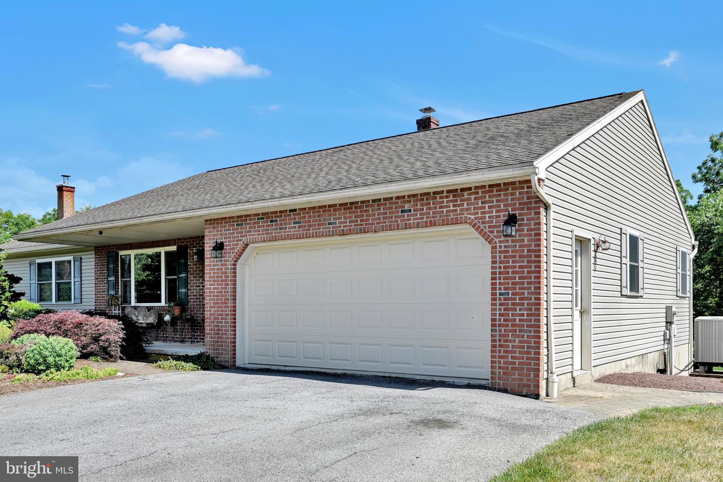 680 New Schaefferstown Rd Property Photo 10