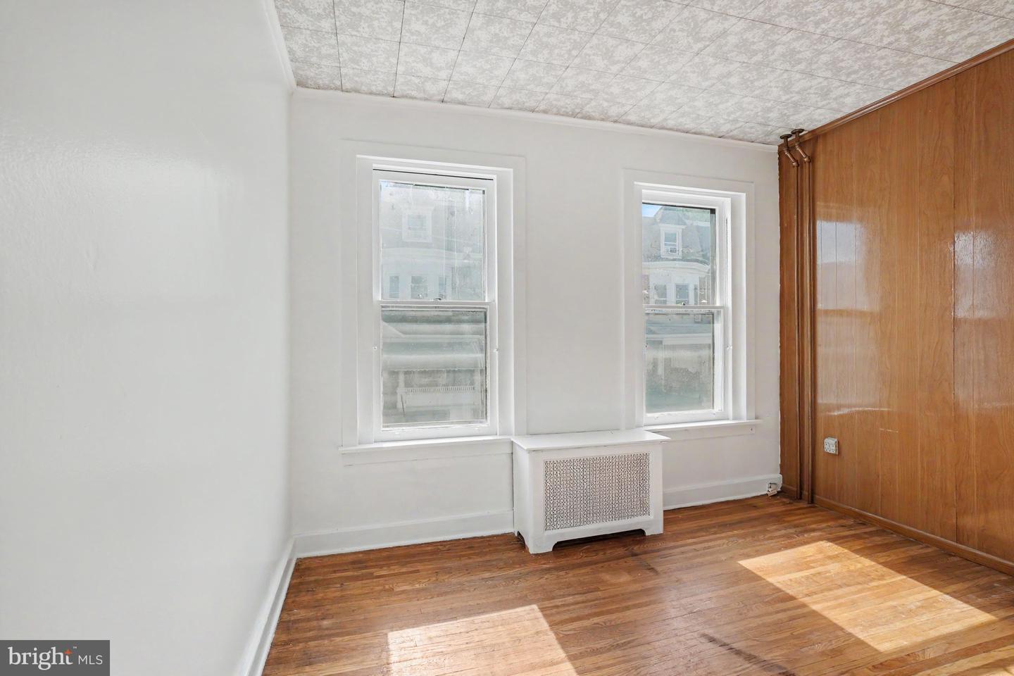 546 Locust St Property Photo 10
