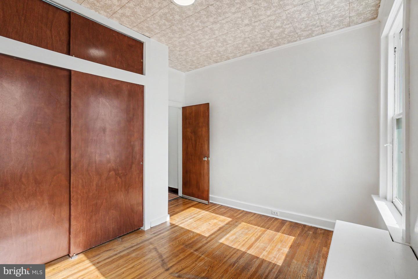 546 Locust St Property Photo 11