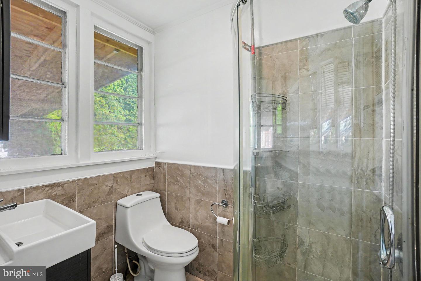 546 Locust St Property Photo 12