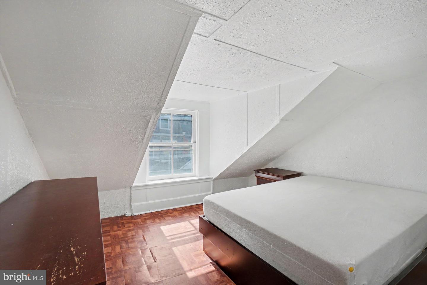 546 Locust St Property Photo 19