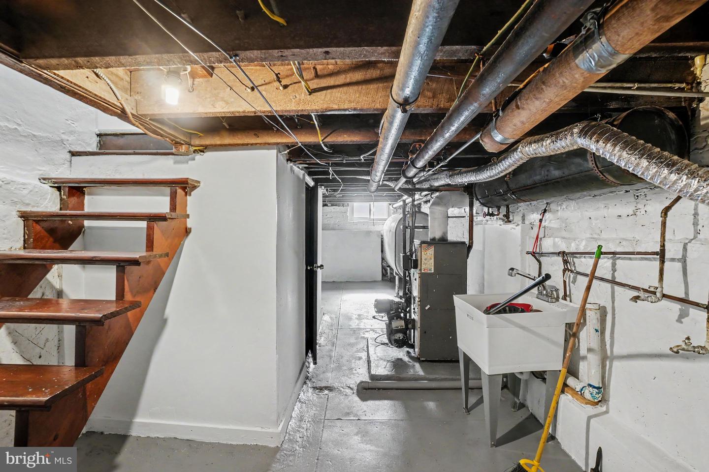 546 Locust St Property Photo 23