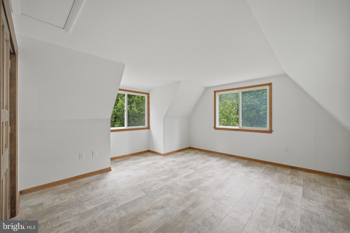 665 Fairmont Ave Property Photo 11