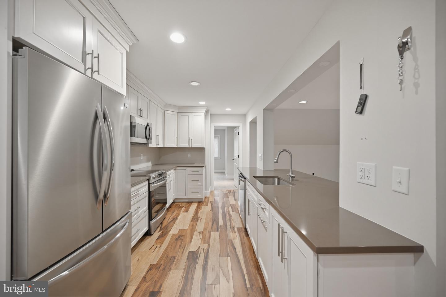 665 Fairmont Ave Property Photo 26