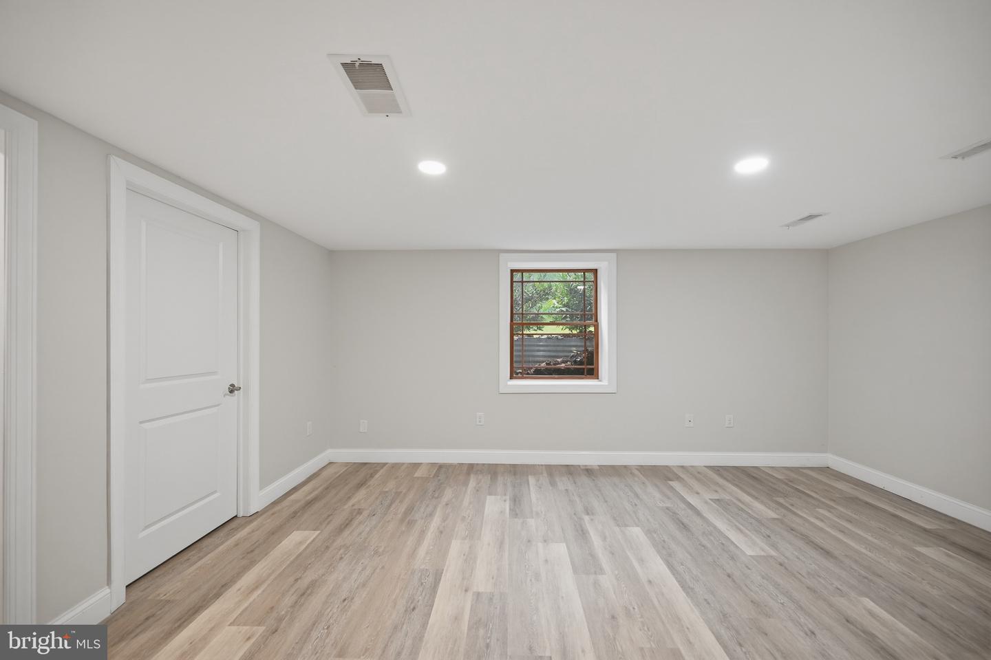 665 Fairmont Ave Property Photo 30
