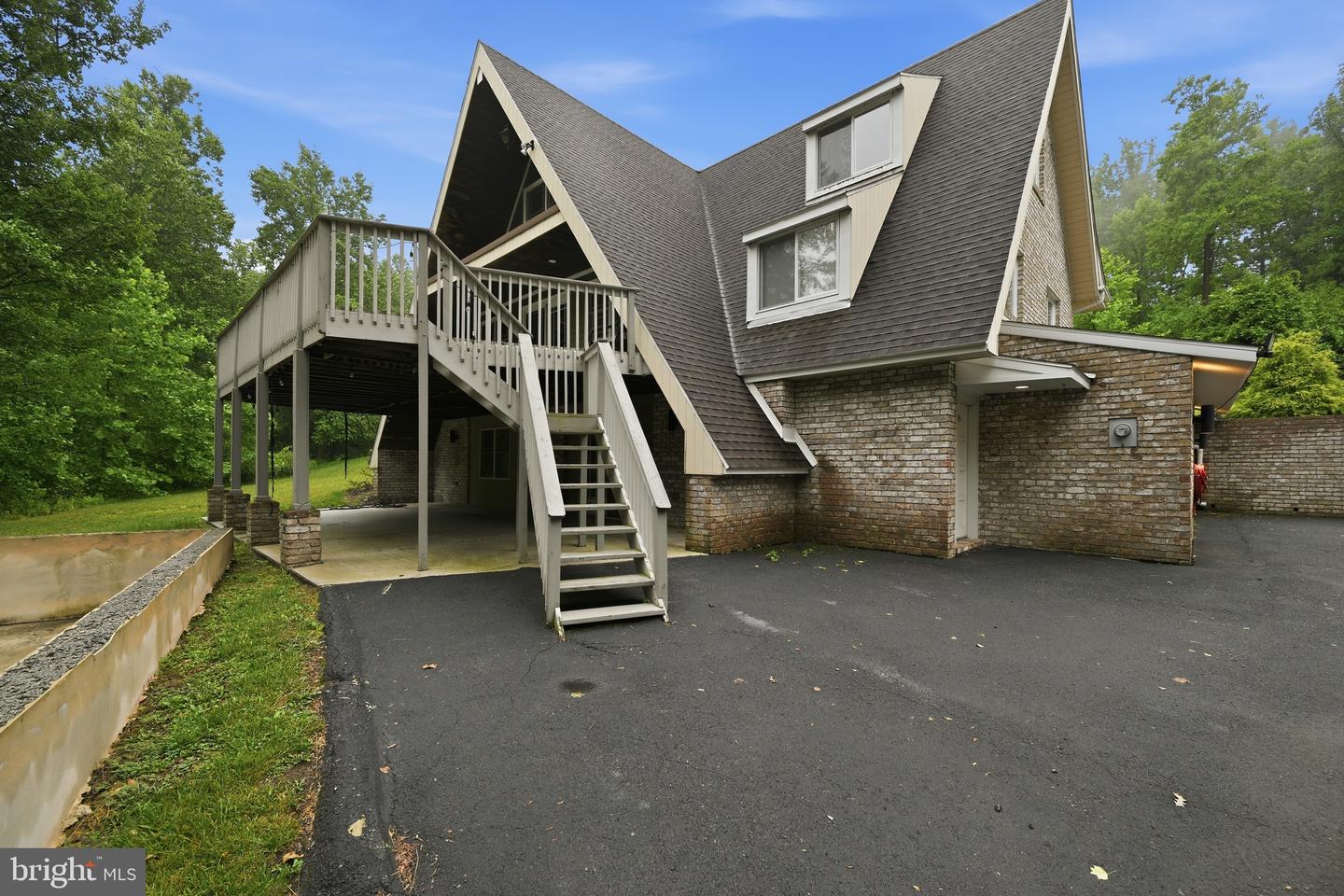 665 Fairmont Ave Property Photo 37