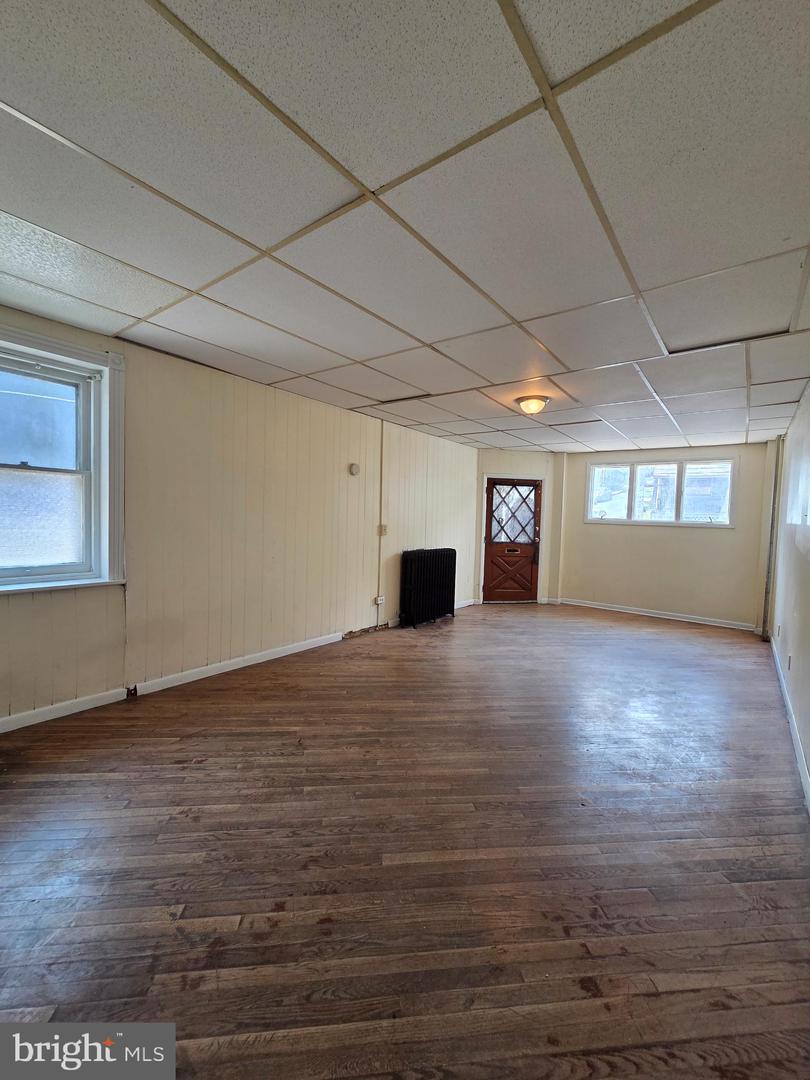 1135 Cotton St Property Photo 3