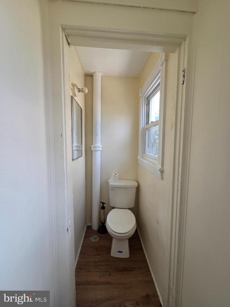 1135 Cotton St Property Photo 8