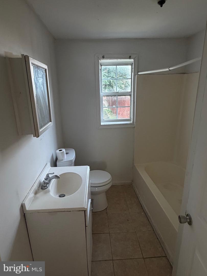 626 S 17 1/2 St Property Photo 8