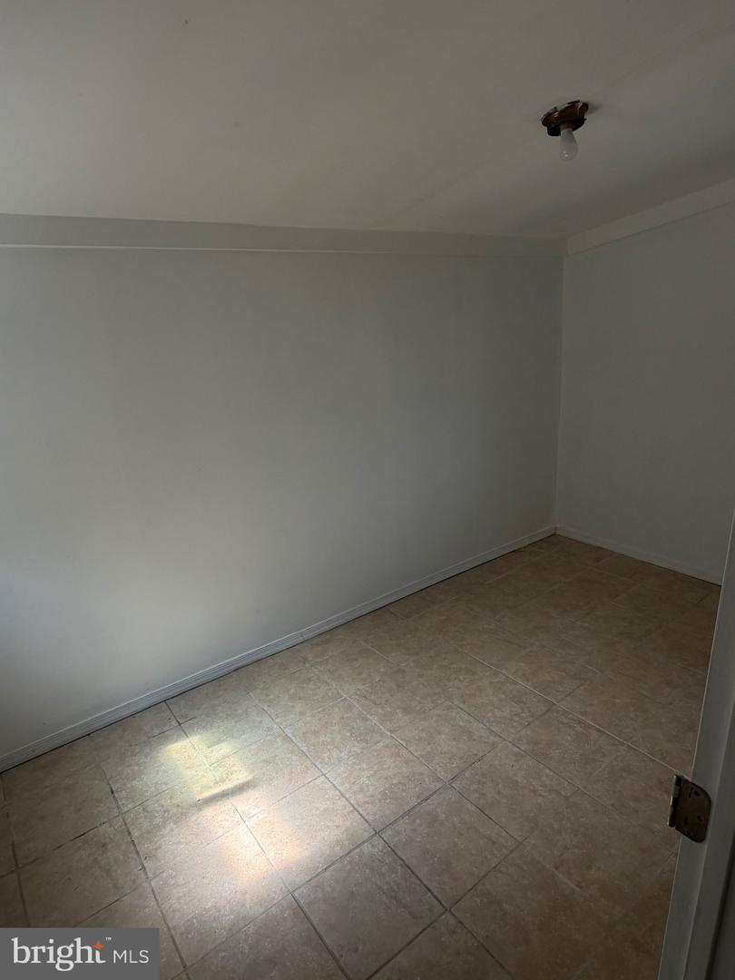 626 S 17 1/2 St Property Photo 9