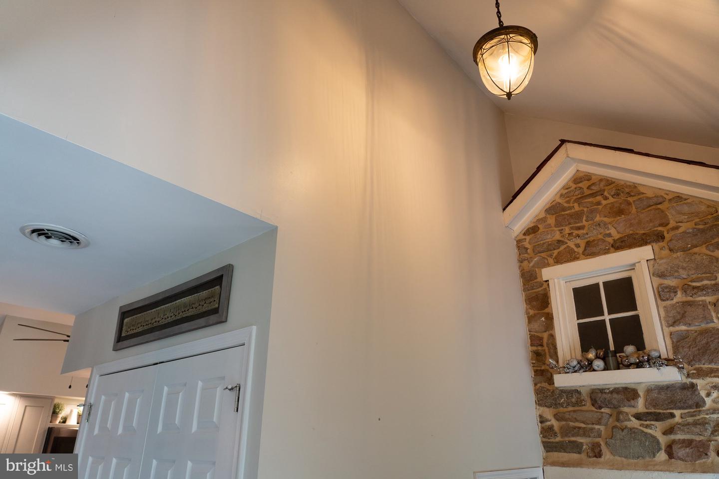 1238 Huffs Church Rd Property Photo 6
