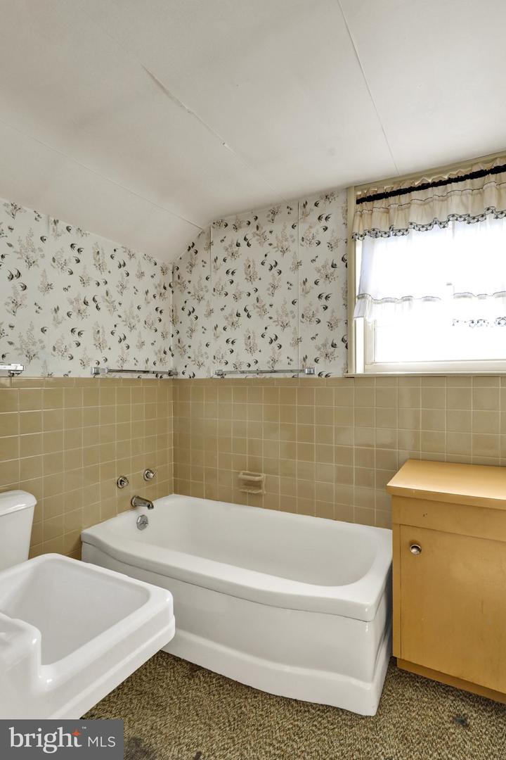 24 Ardmore Ave Property Photo 32