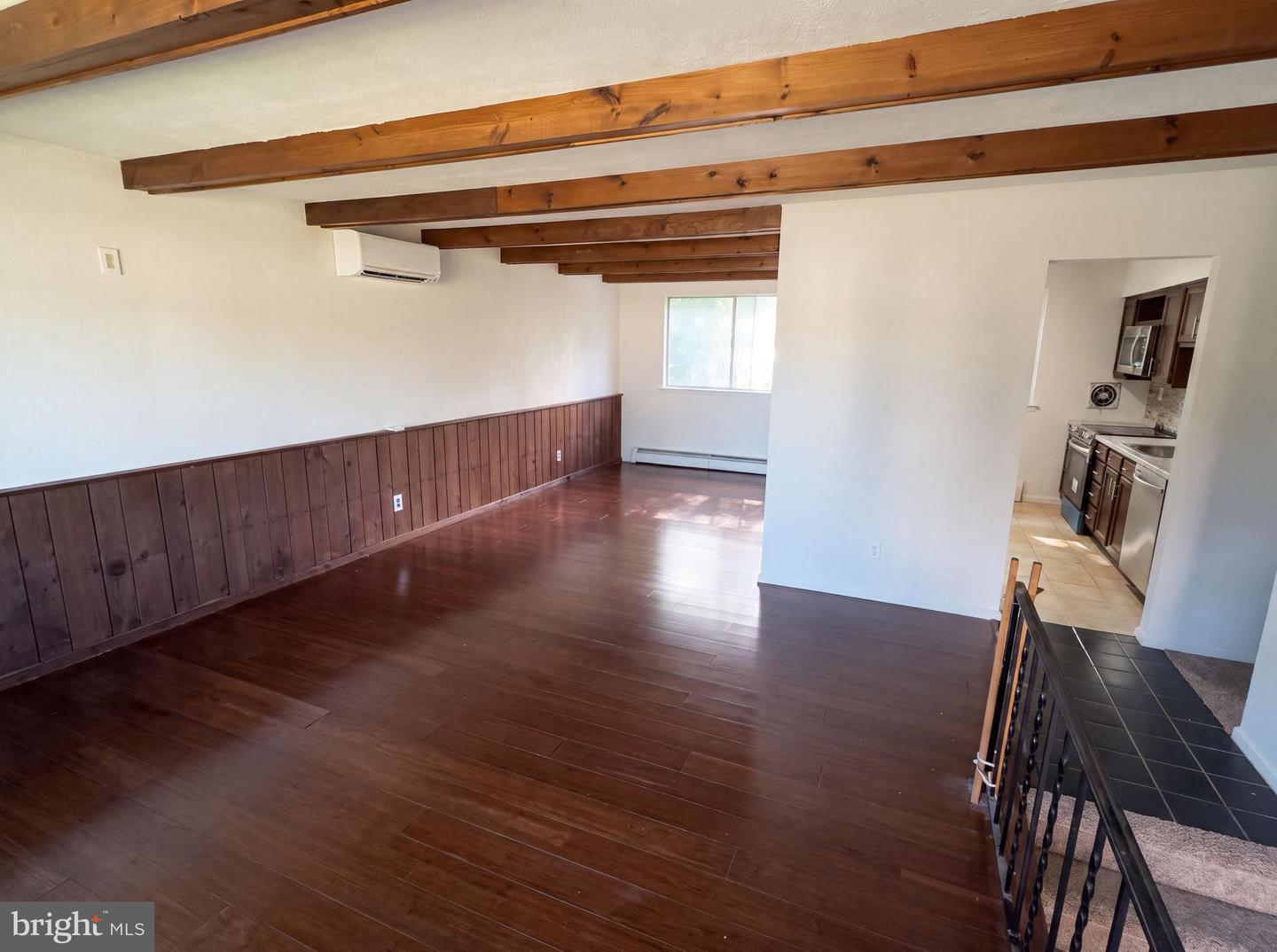 745 Pomander Ave Property Photo 3