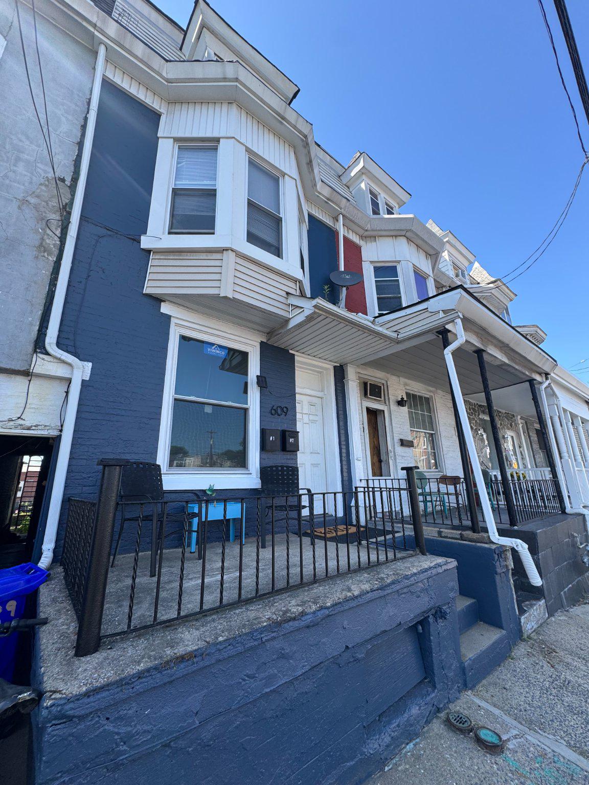 609 E LANCASTER AVE