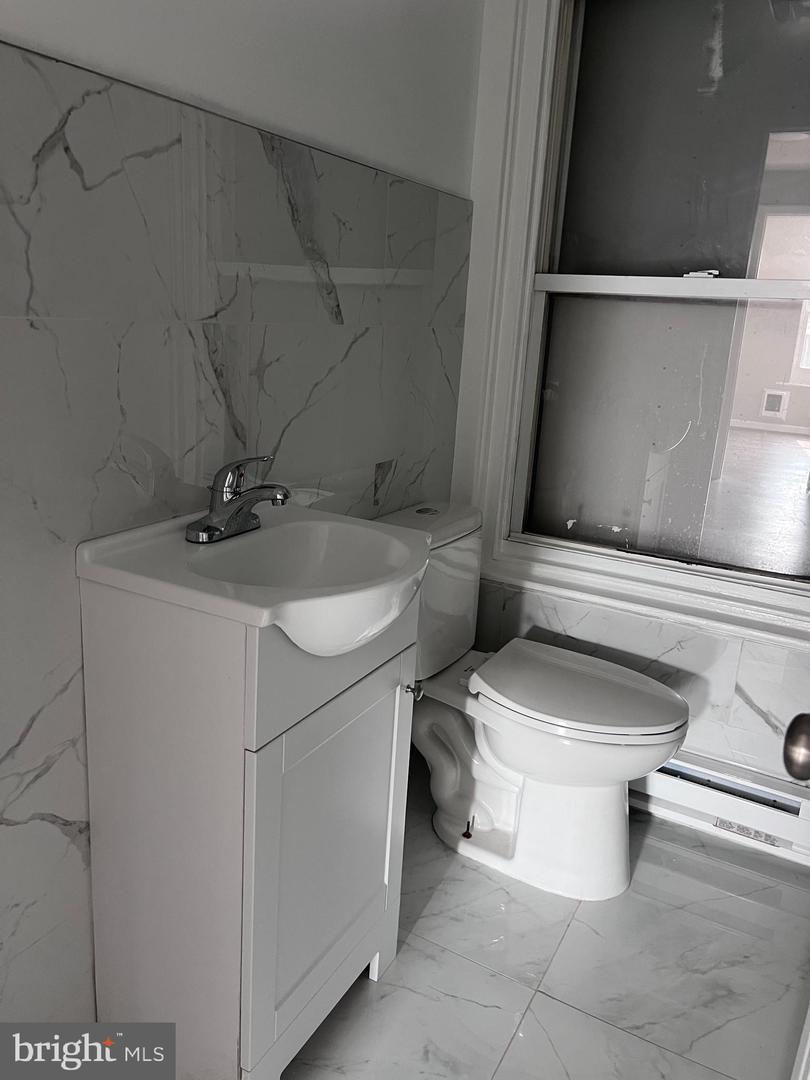 307 Fairview St #2fl Property Photo 8