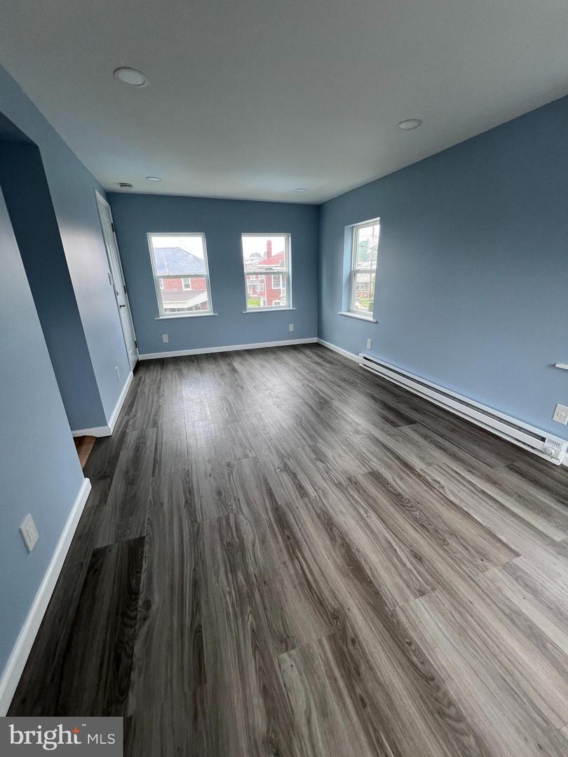 307 Fairview St #2fl Property Photo 11