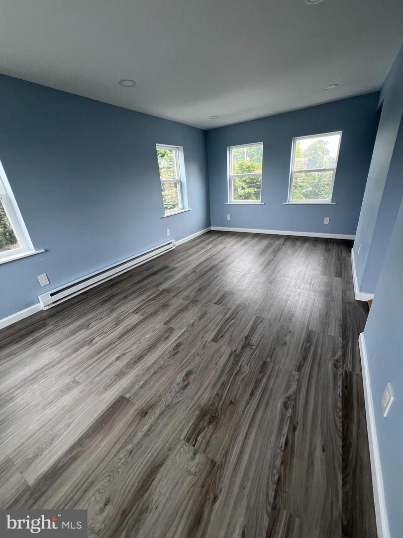 307 Fairview St #2fl Property Photo 12