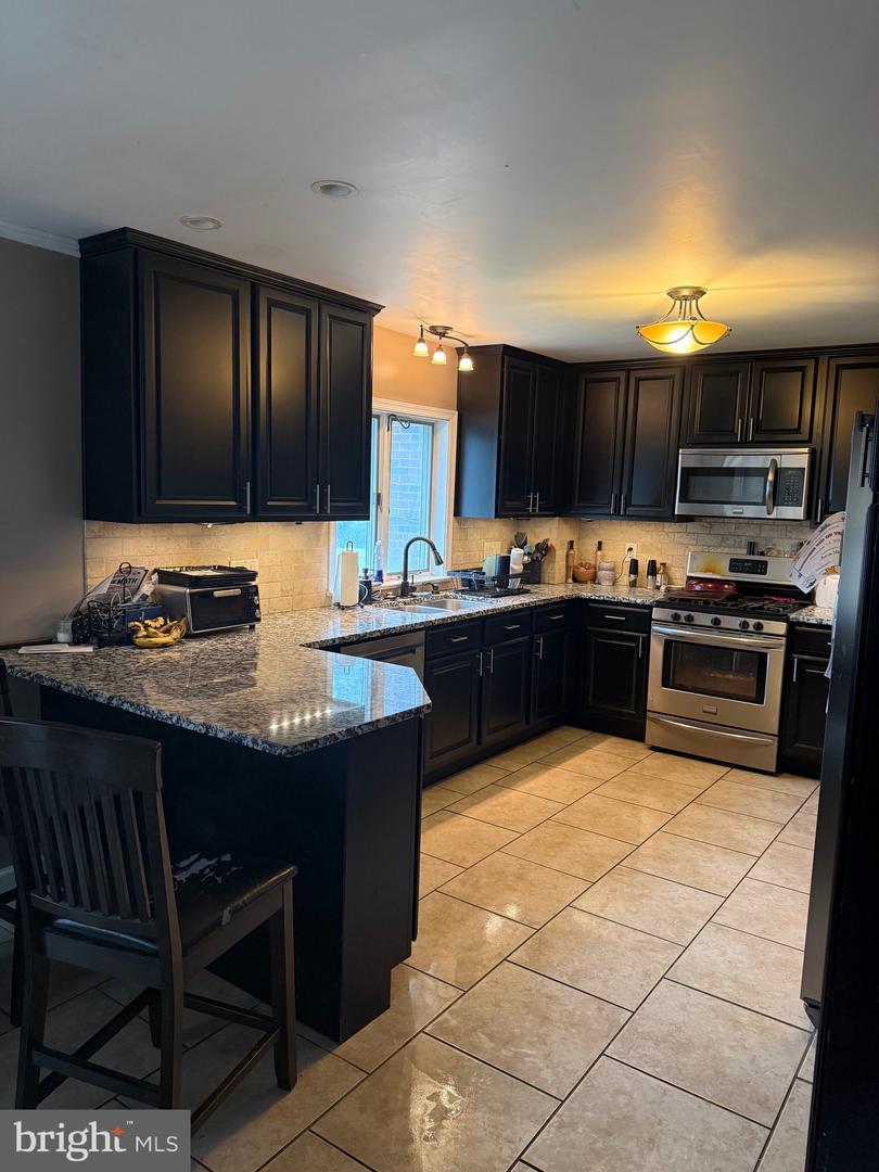 2513 Park St Property Photo 2