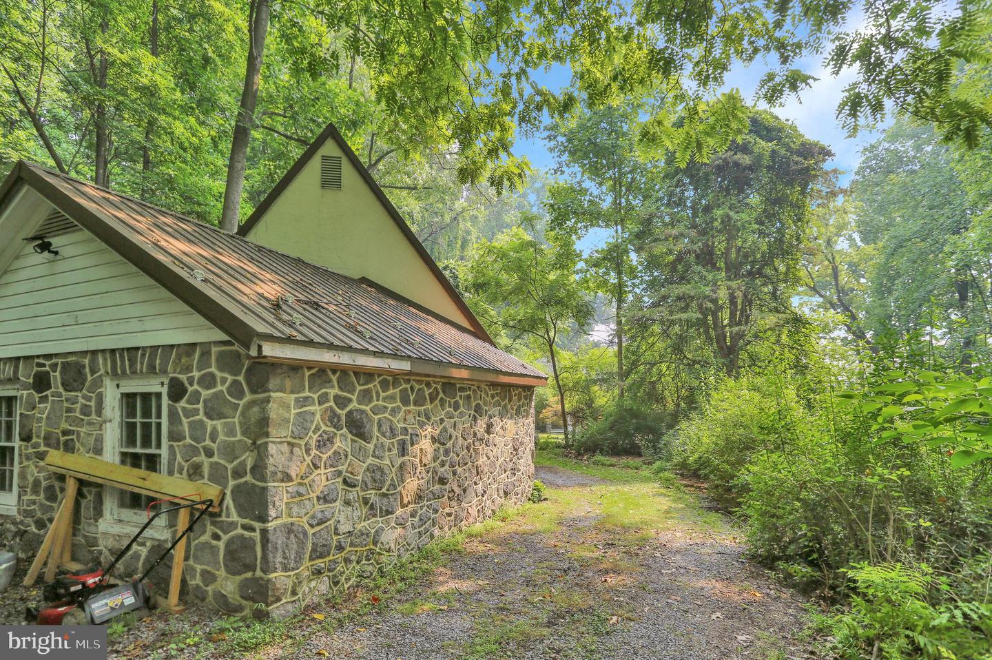 357 Fry Property Photo 11