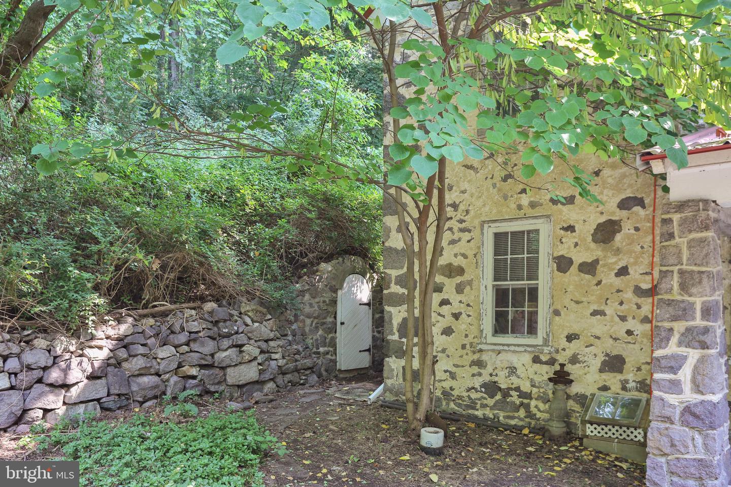 357 Fry Property Photo 14