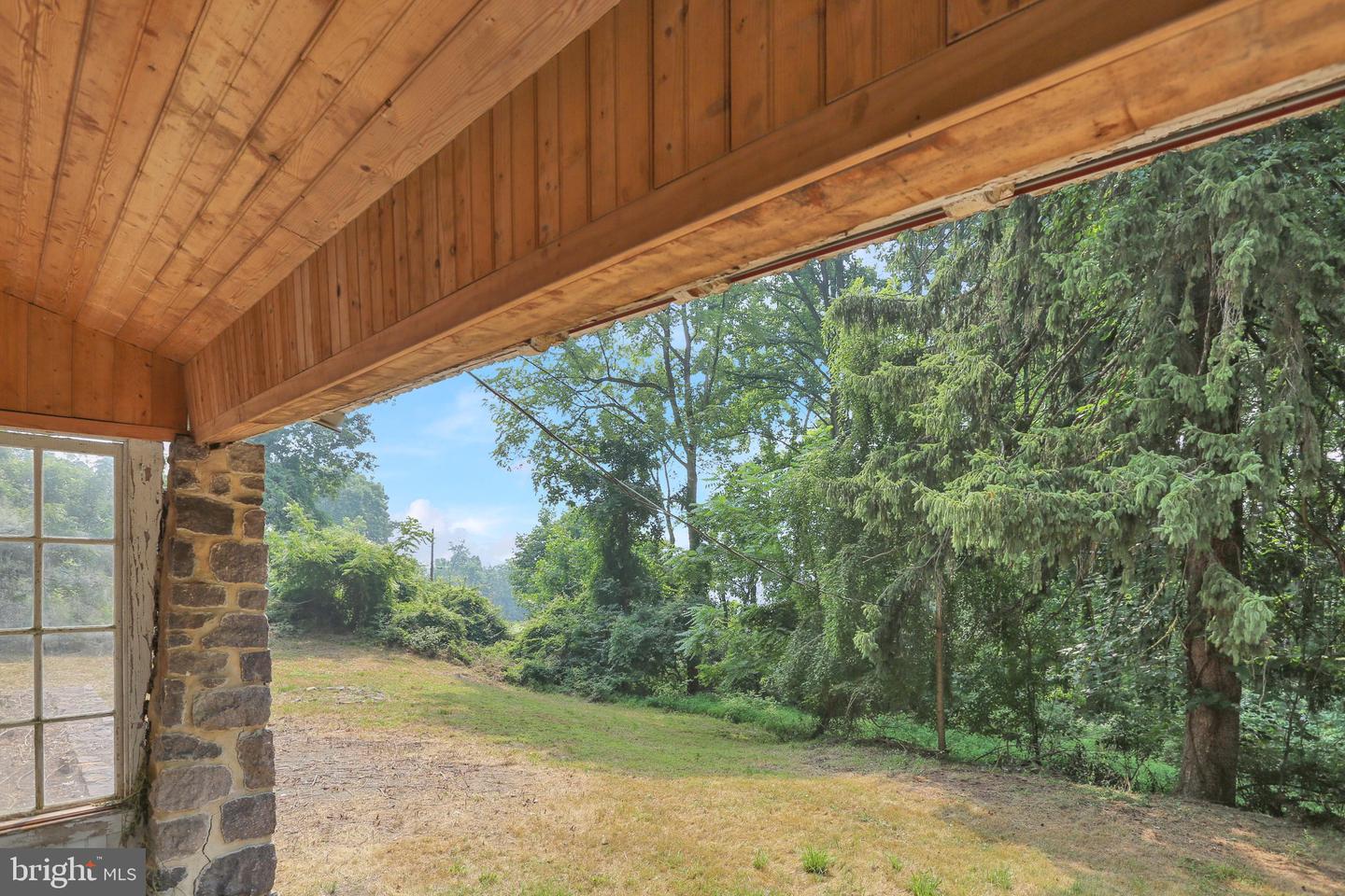 357 Fry Property Photo 16