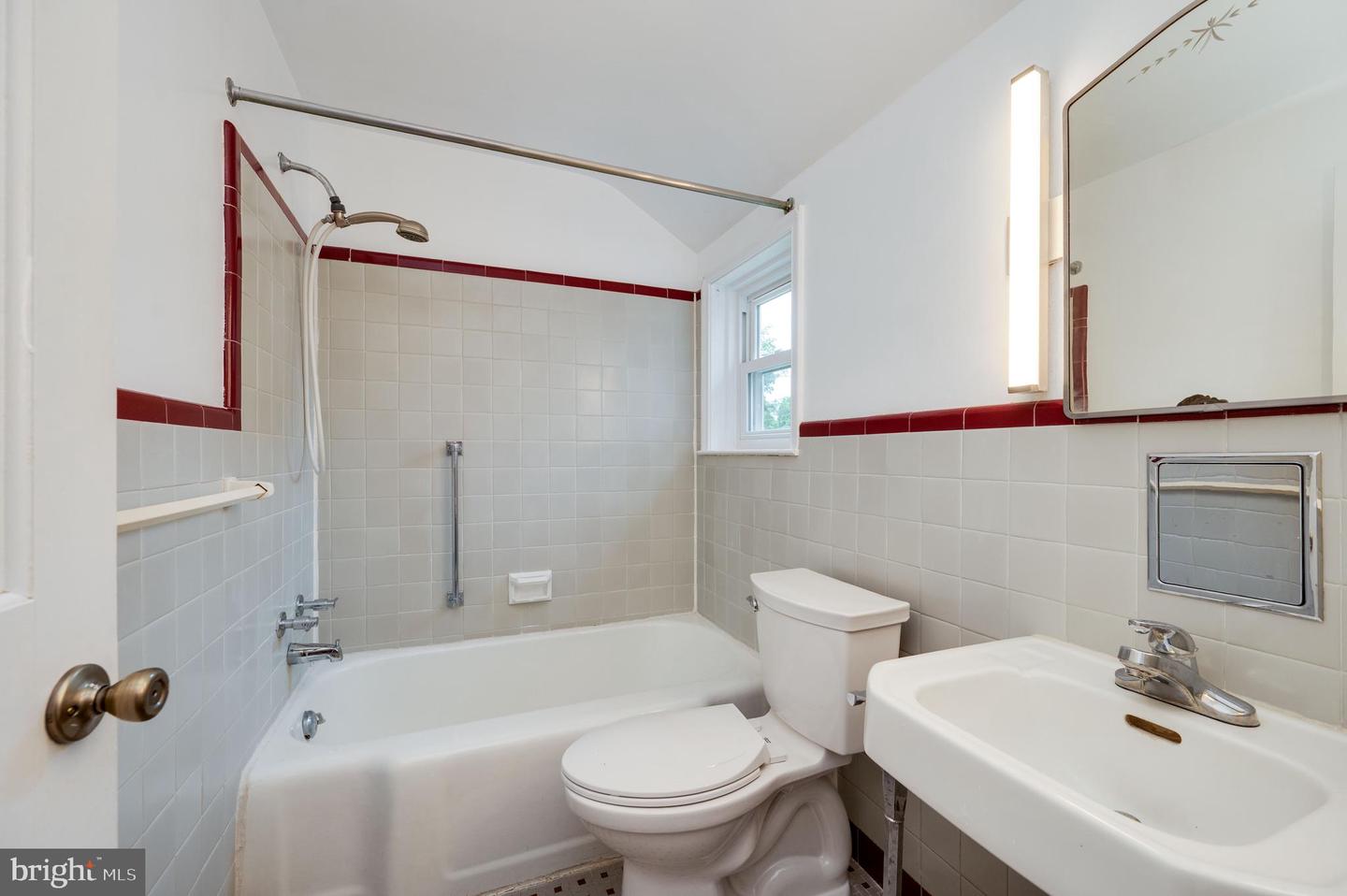 118 Emerald Ave Property Photo 26