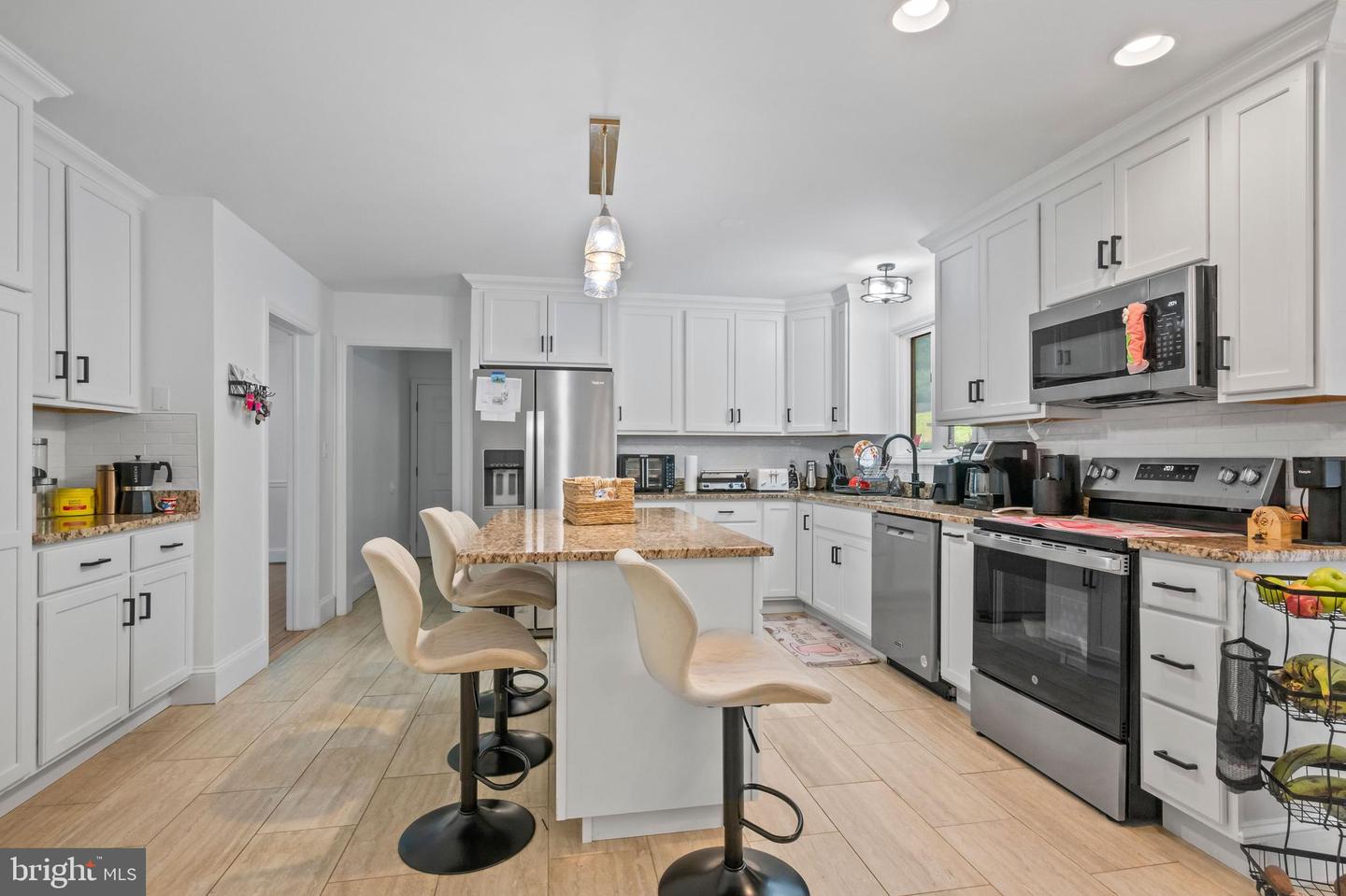 3 Hessian Blvd Property Photo 21