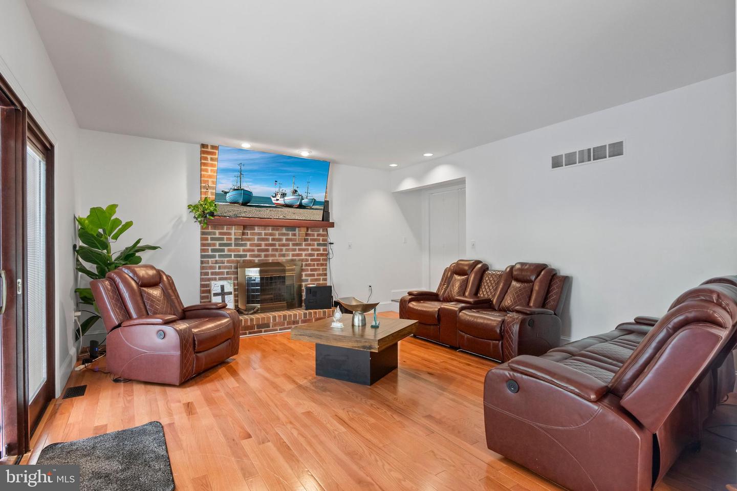 3 Hessian Blvd Property Photo 23
