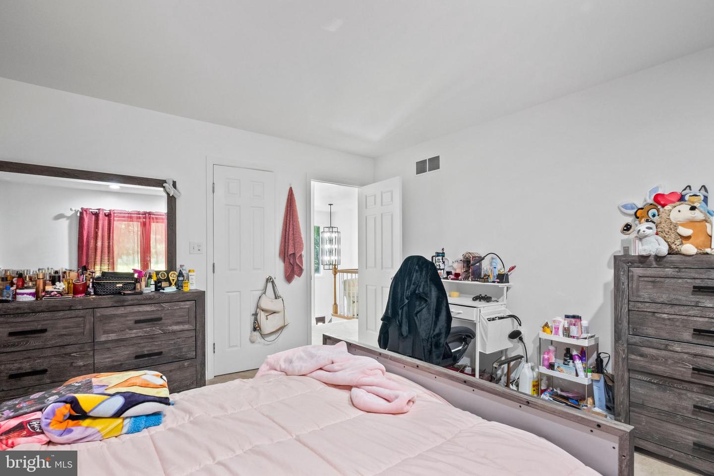 3 Hessian Blvd Property Photo 45