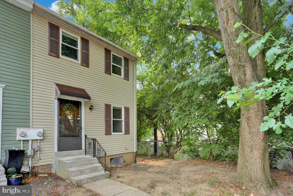 8 Sheffield Ct Property Photo 2