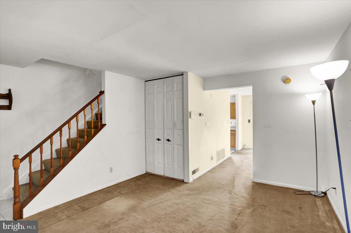 8 Sheffield Ct Property Photo 4