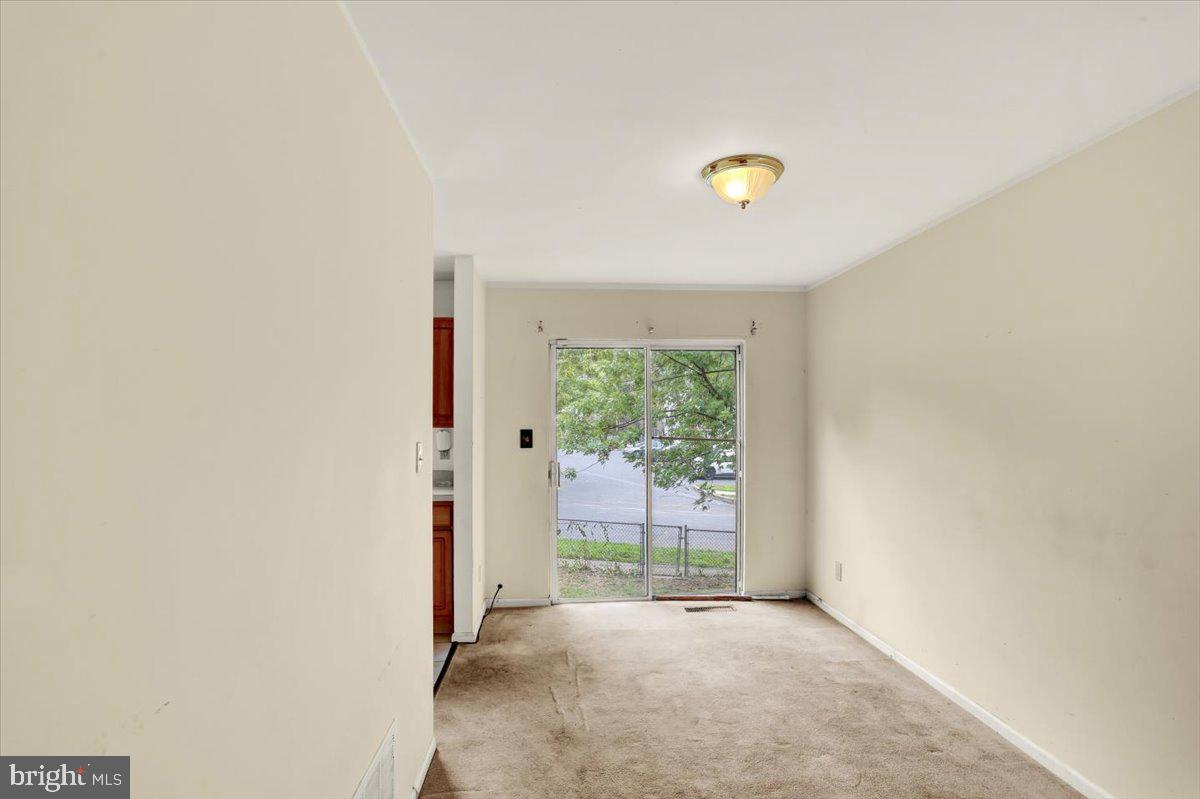 8 Sheffield Ct Property Photo 6