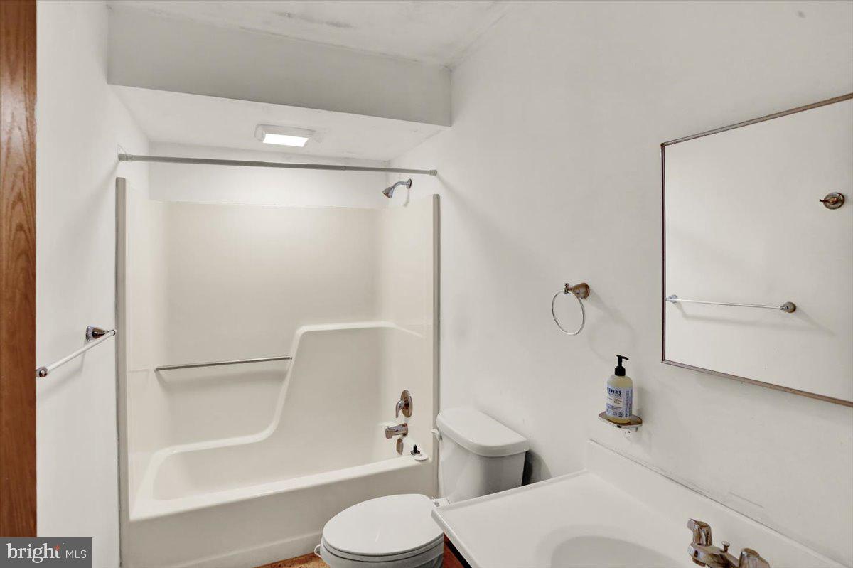 8 Sheffield Ct Property Photo 12