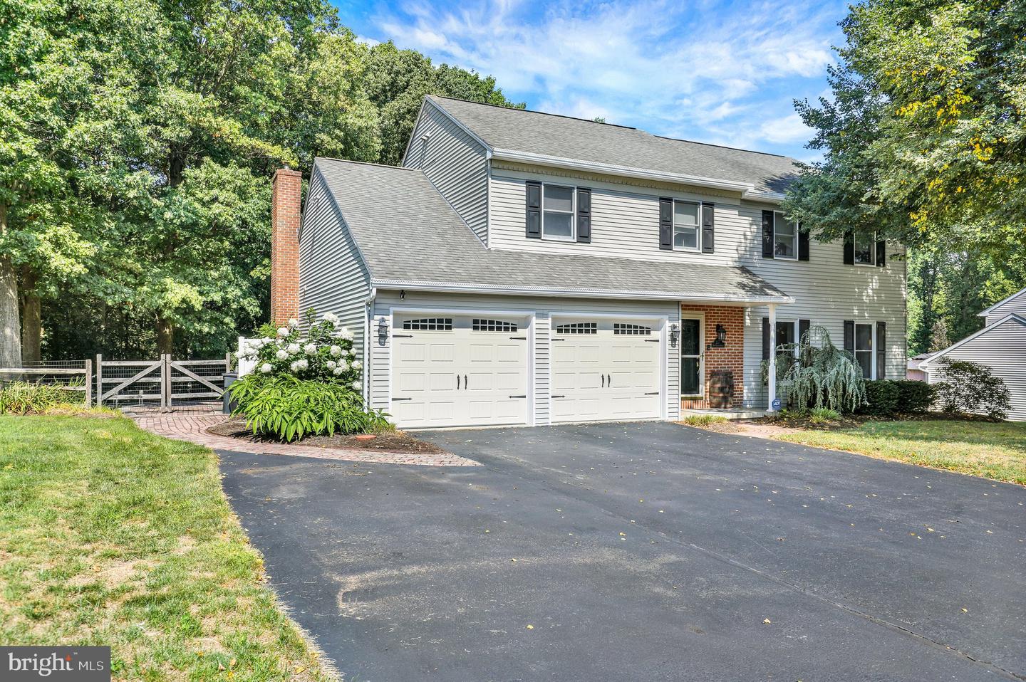 237 New Castle Dr Property Photo 2