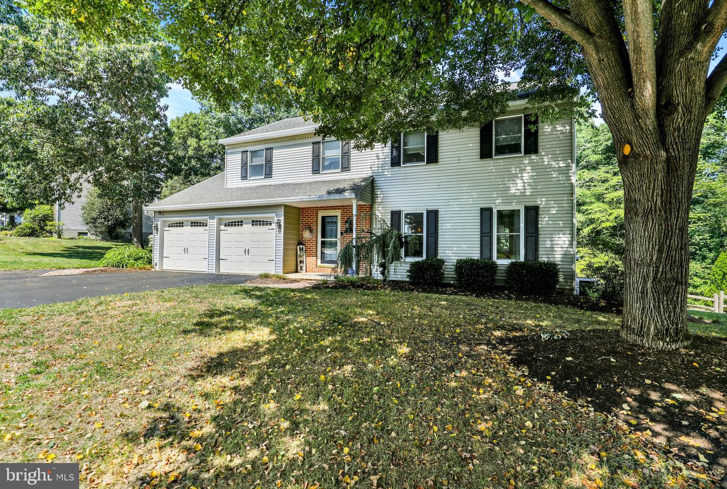 237 New Castle Dr Property Photo 3