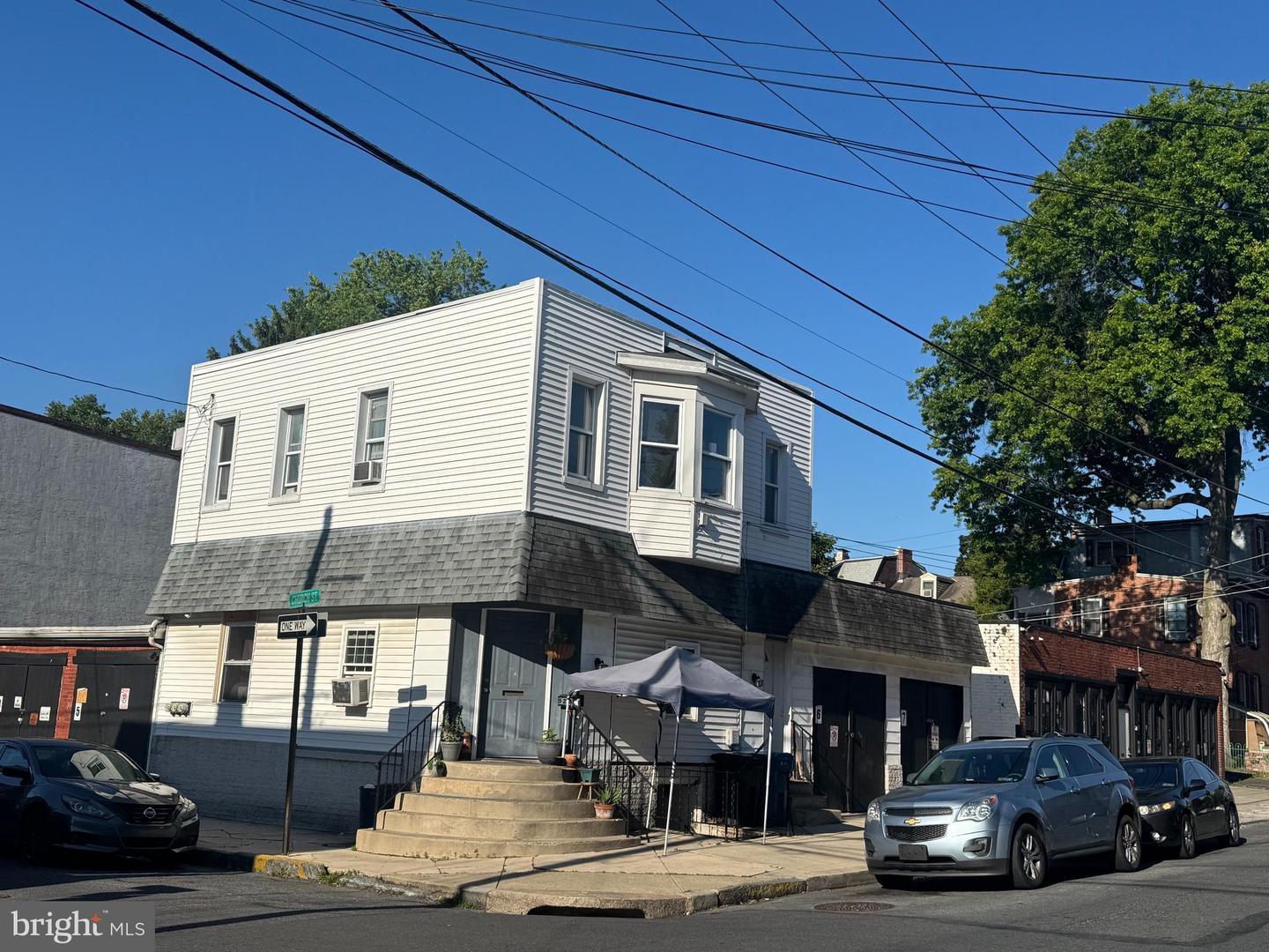 520 Windsor St Property Photo 1