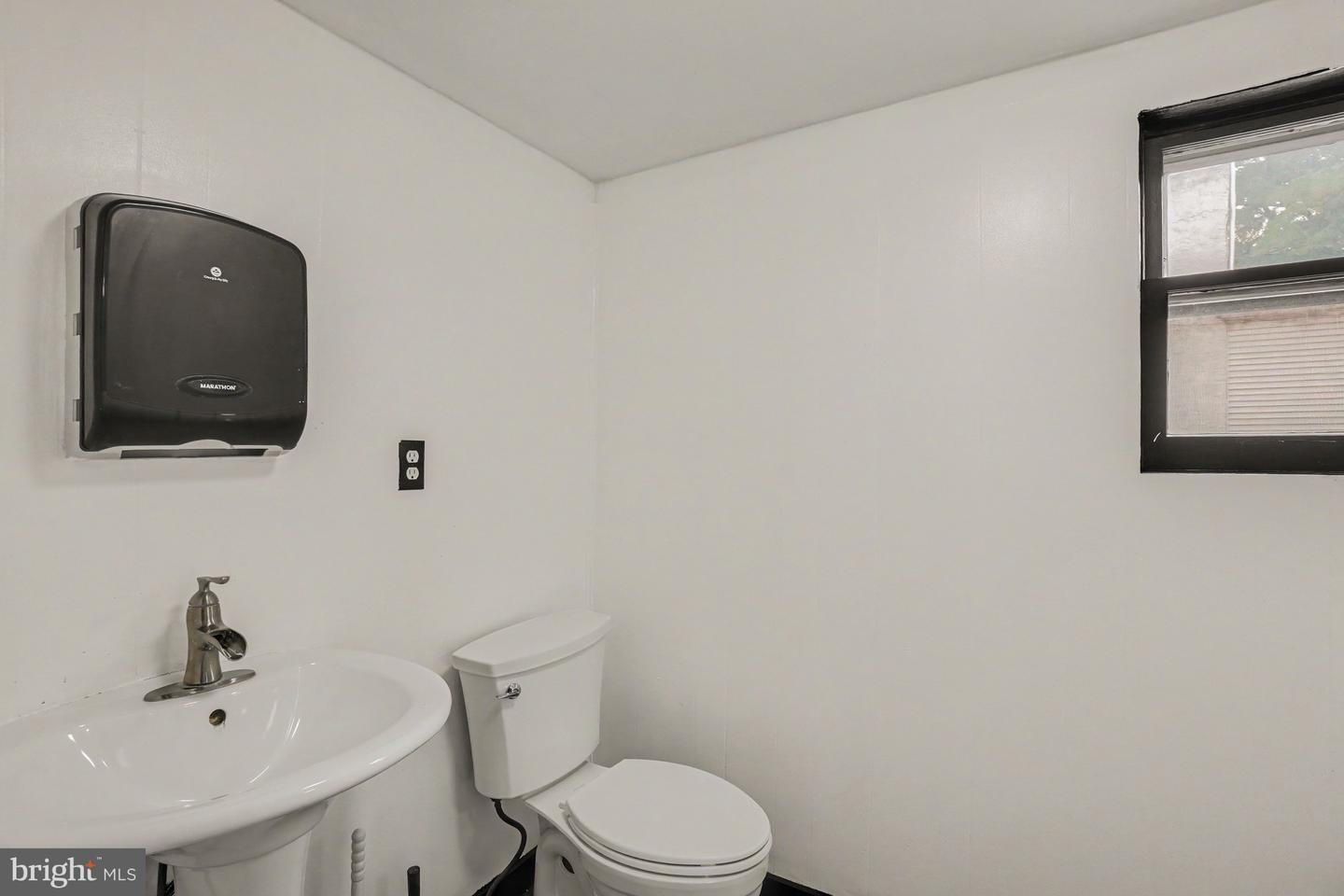929 Pike St Property Photo 15