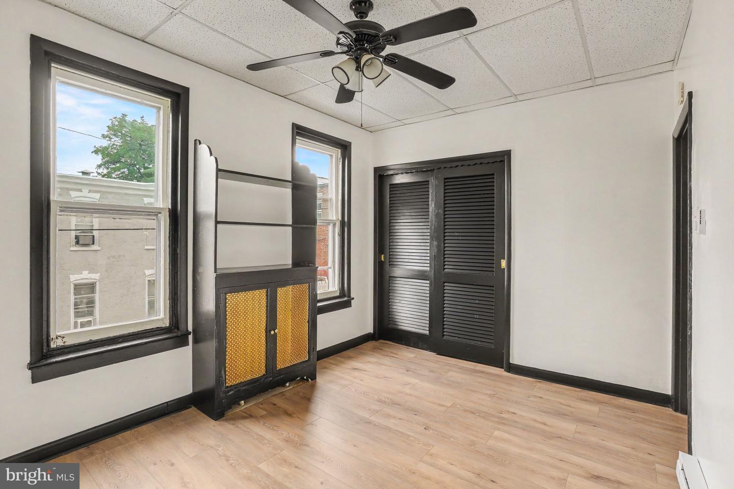 929 Pike St Property Photo 17