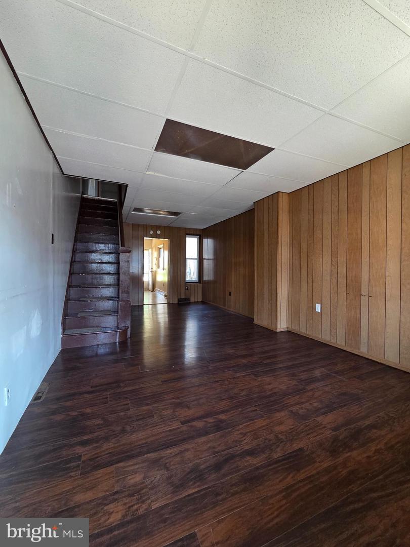 1648 Cotton St Property Photo 3