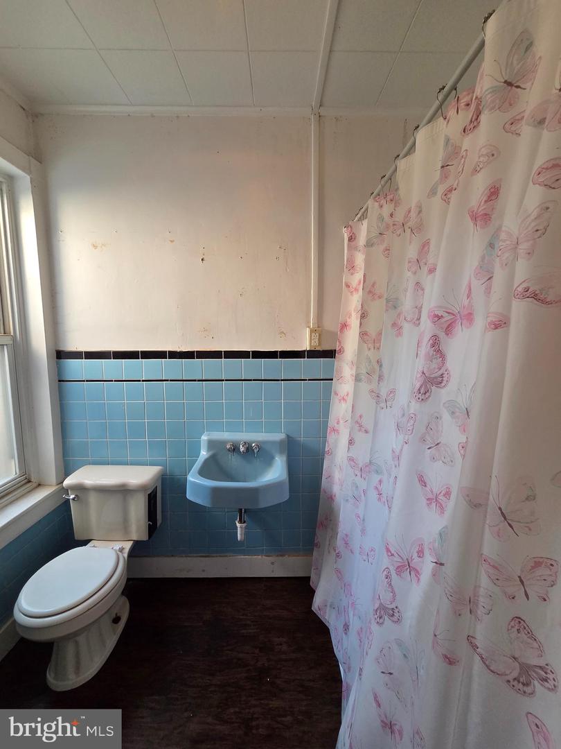 1648 Cotton St Property Photo 10