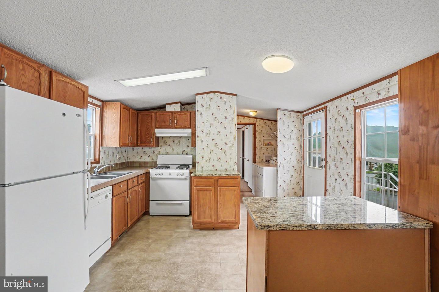 2461 Elizabeth Ave #d-09 Property Photo 11